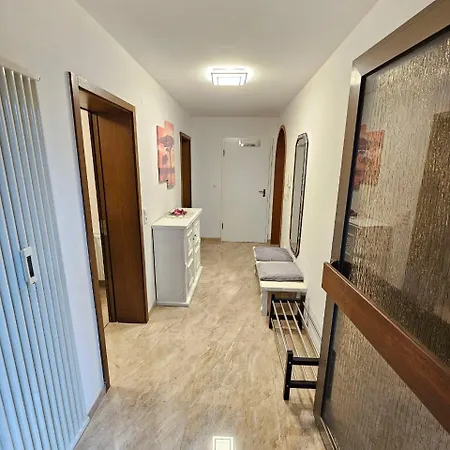 公寓 Schoene Am Georgenberg 罗伊特林根